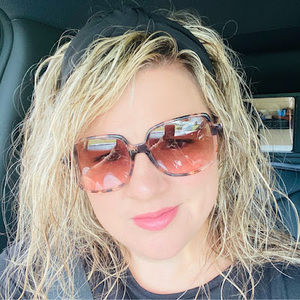 Meet your Posher, Erika